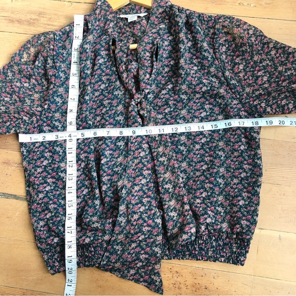 American Eagle Floral Tie Front Floral Button Dwn Blouse Smocked Waist Top Sz S - Picture 13 of 14